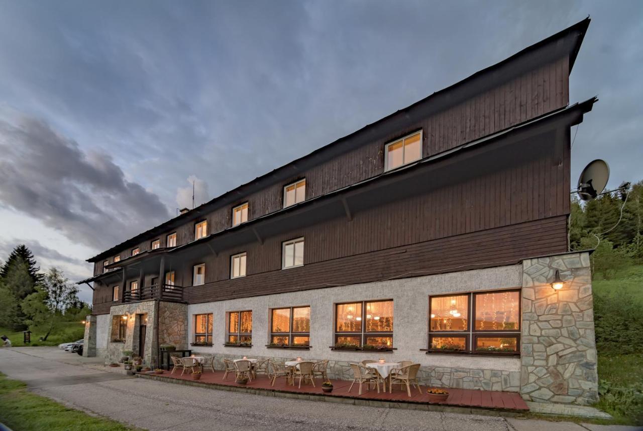 Hotel Hromovka Špindlerŭv Mlýn Luaran gambar