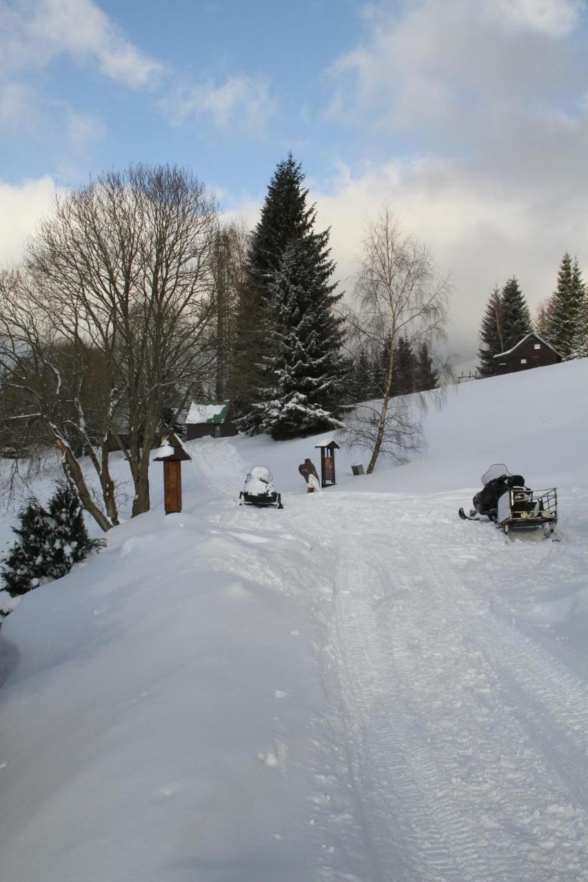 Hotel Hromovka Špindlerŭv Mlýn Luaran gambar
